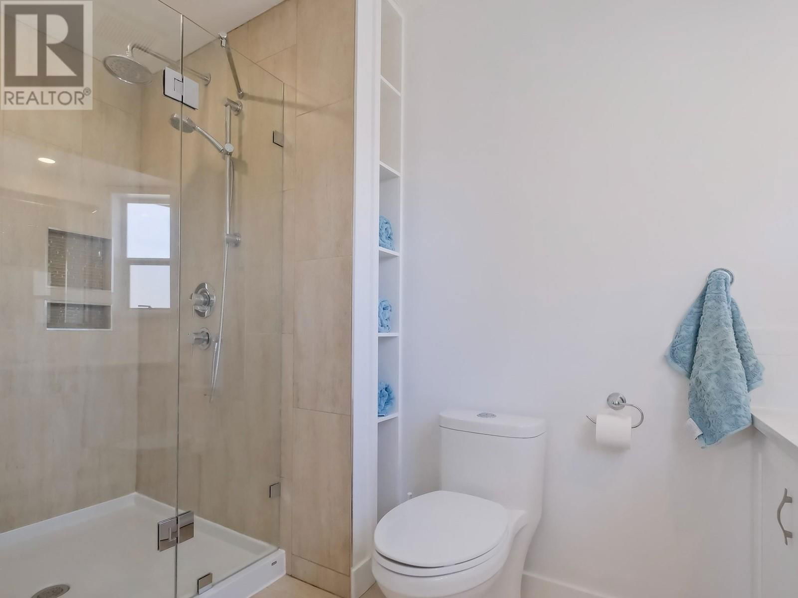 112 UPLANDS PLACE Image 21