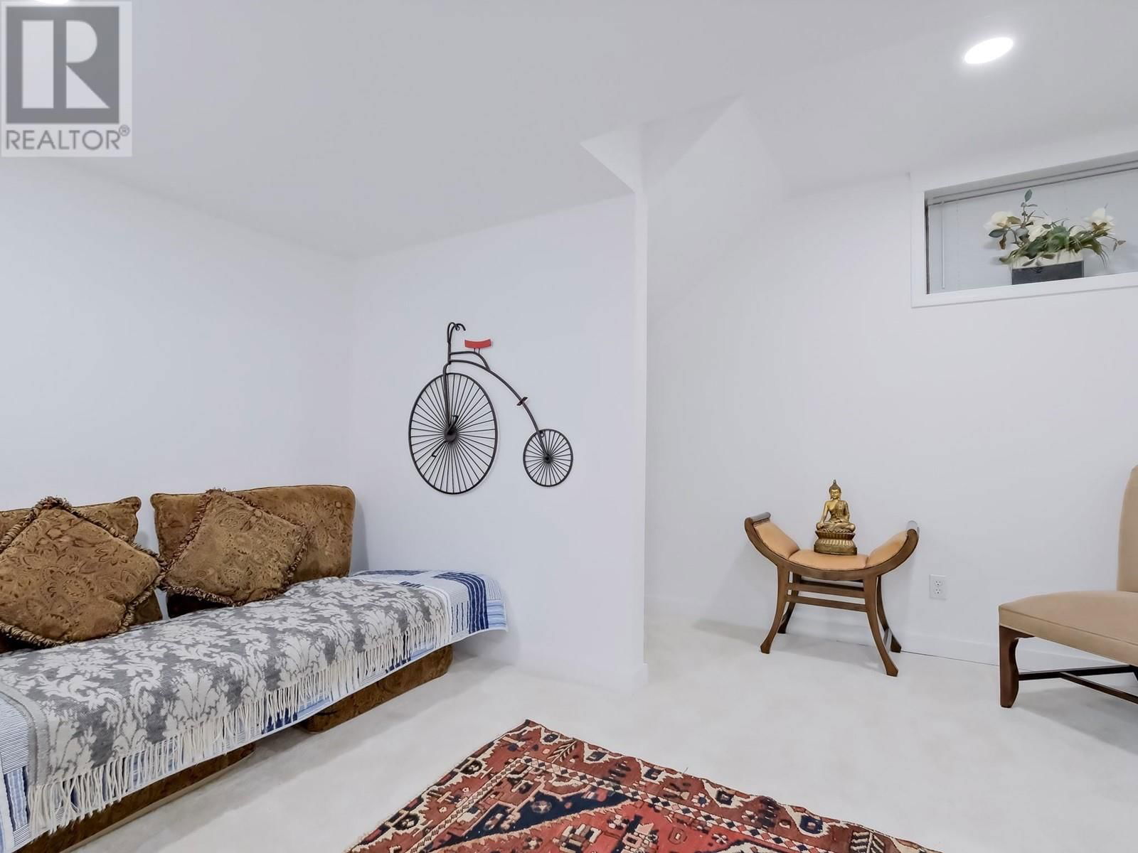 112 UPLANDS PLACE Image 30