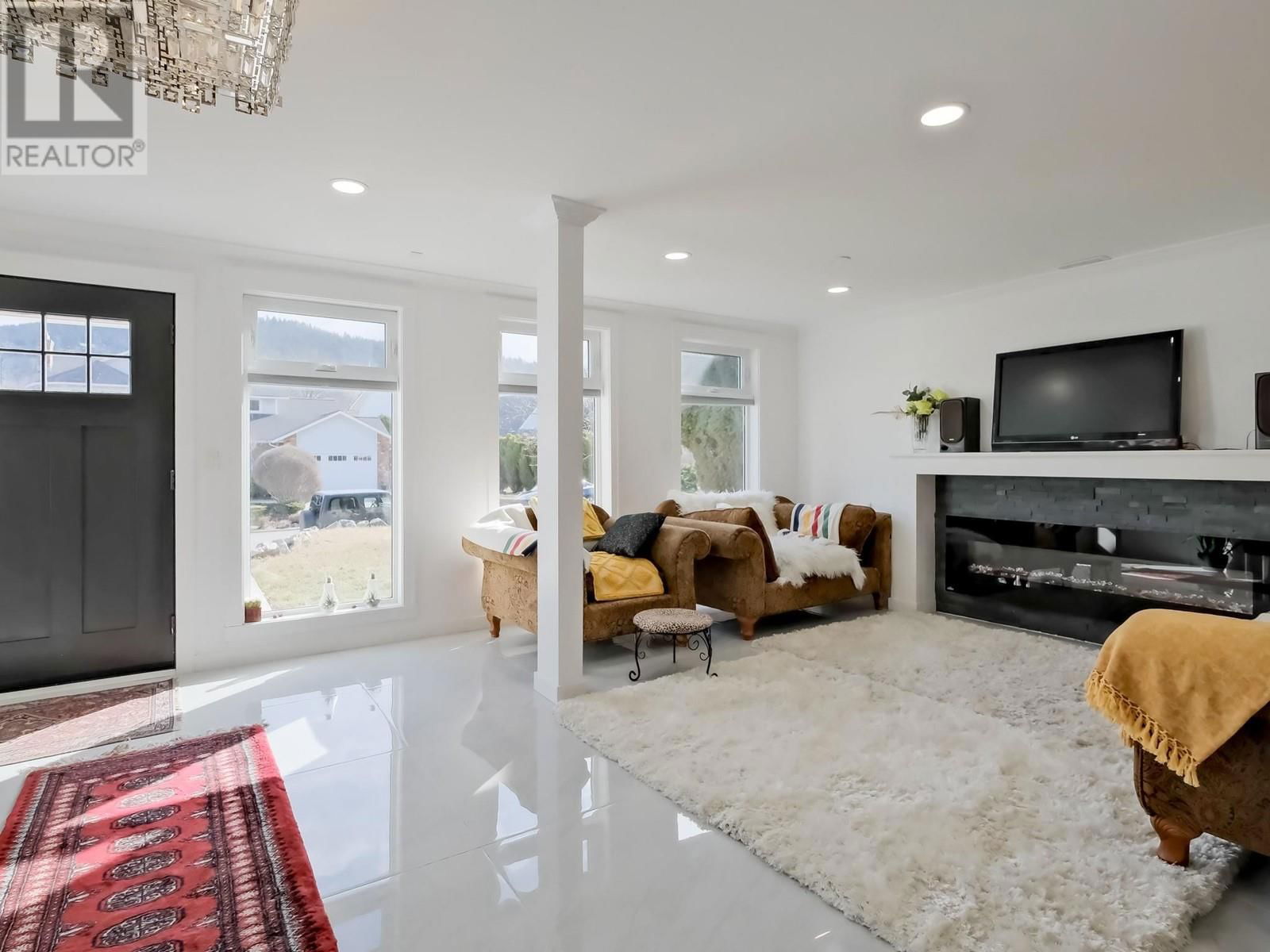 112 UPLANDS PLACE Image 32