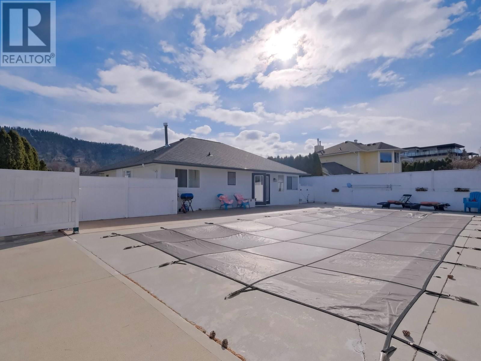 112 UPLANDS PLACE Image 37