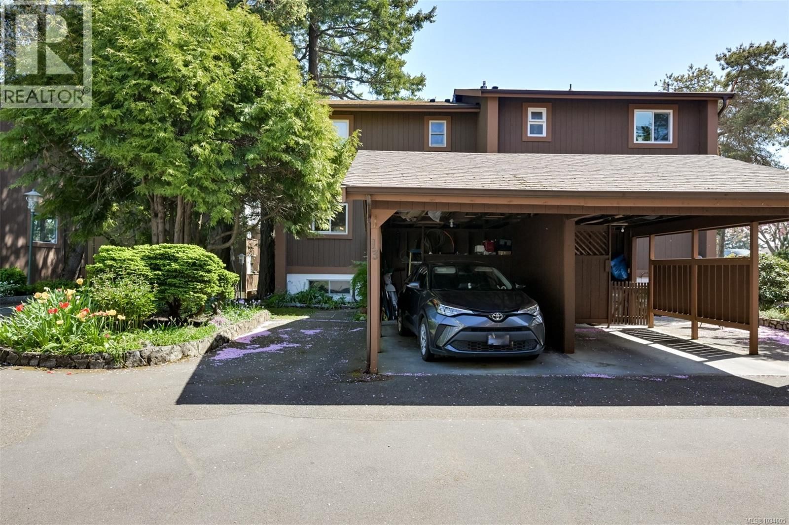 13 933 Admirals Road property photo