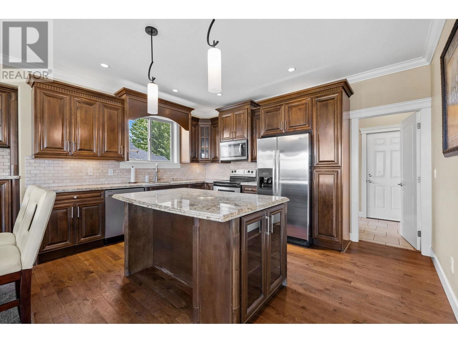 368 TRUMPETER COURT Image 13