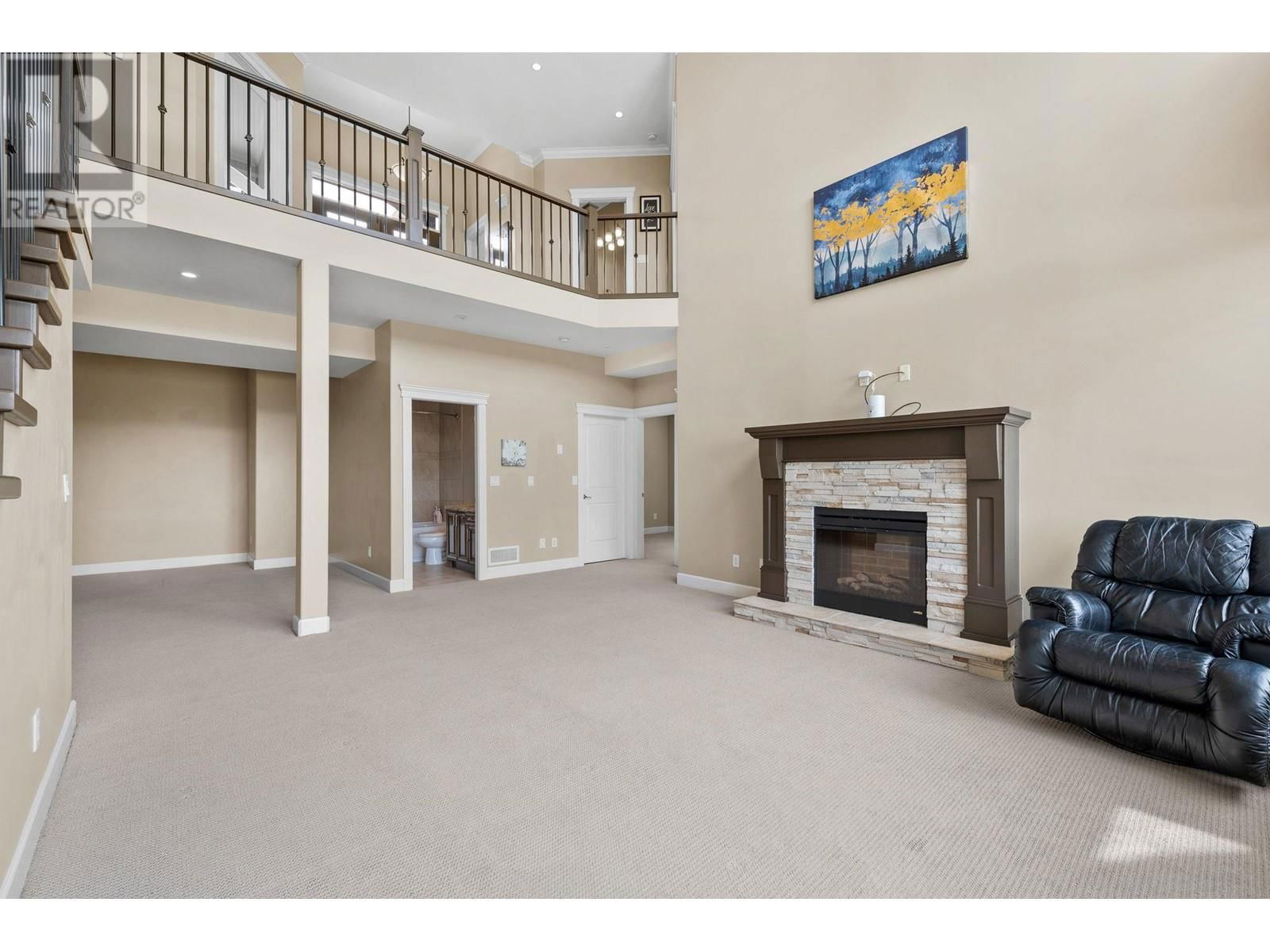 368 TRUMPETER COURT Image 33