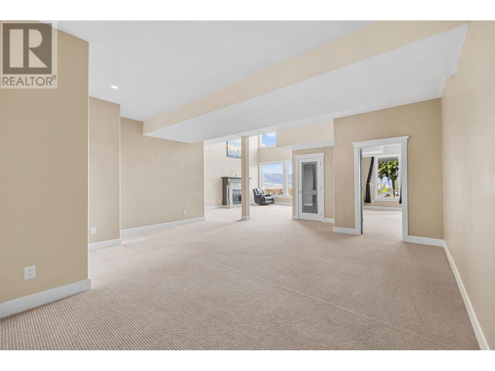 368 TRUMPETER COURT Image 36