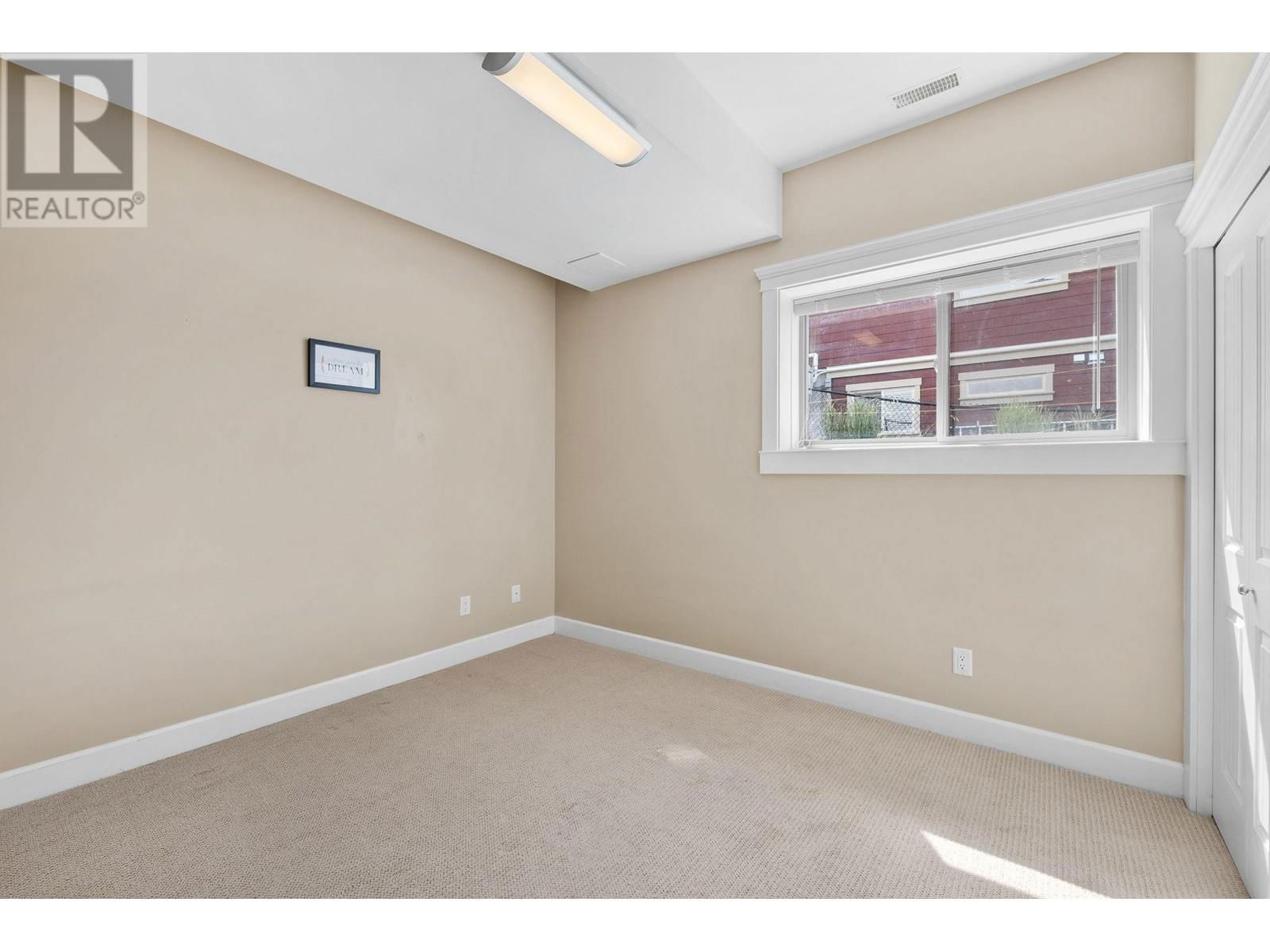 368 TRUMPETER COURT Image 40