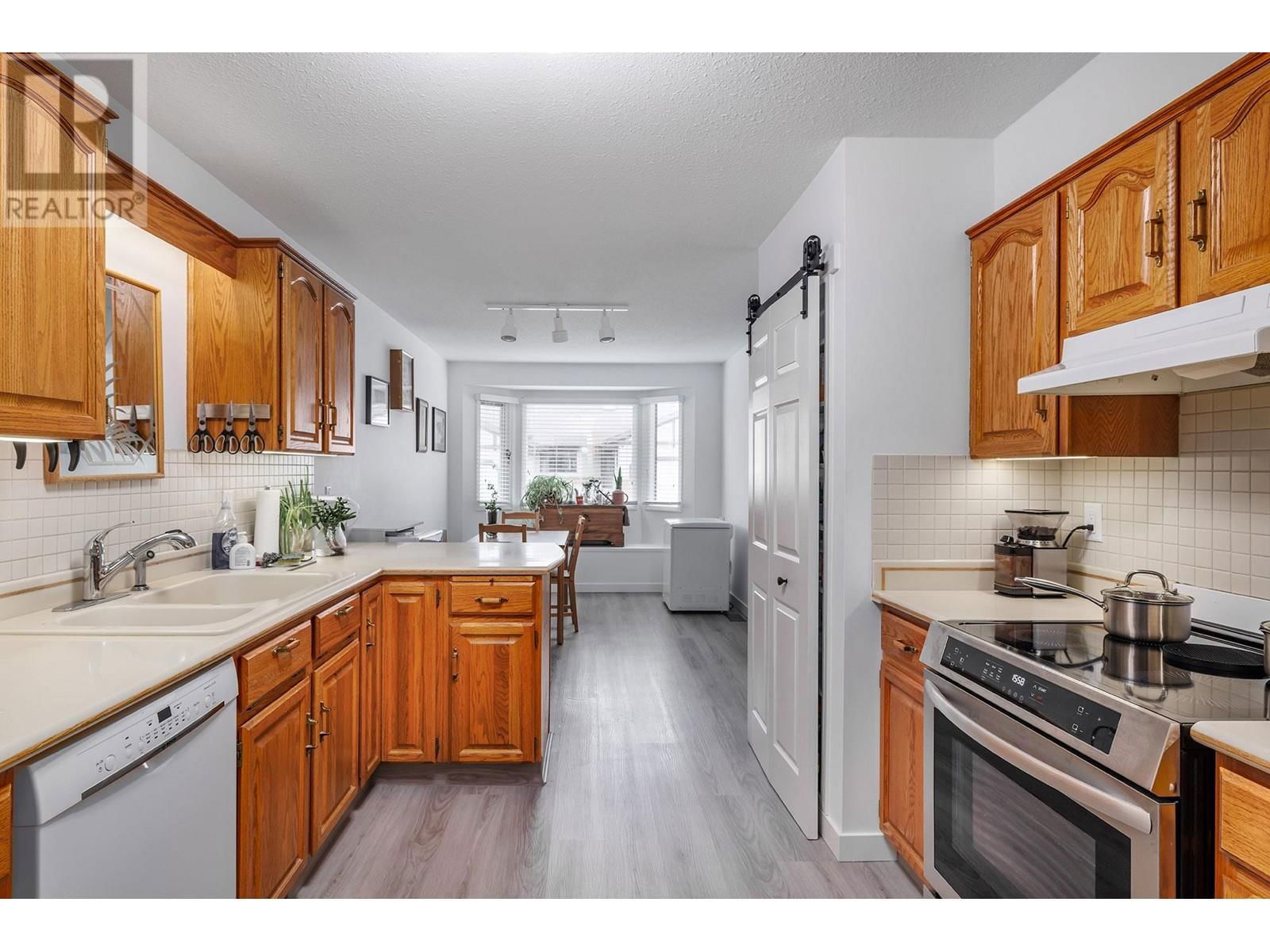 13 - 2200 GORDON DRIVE Image 10