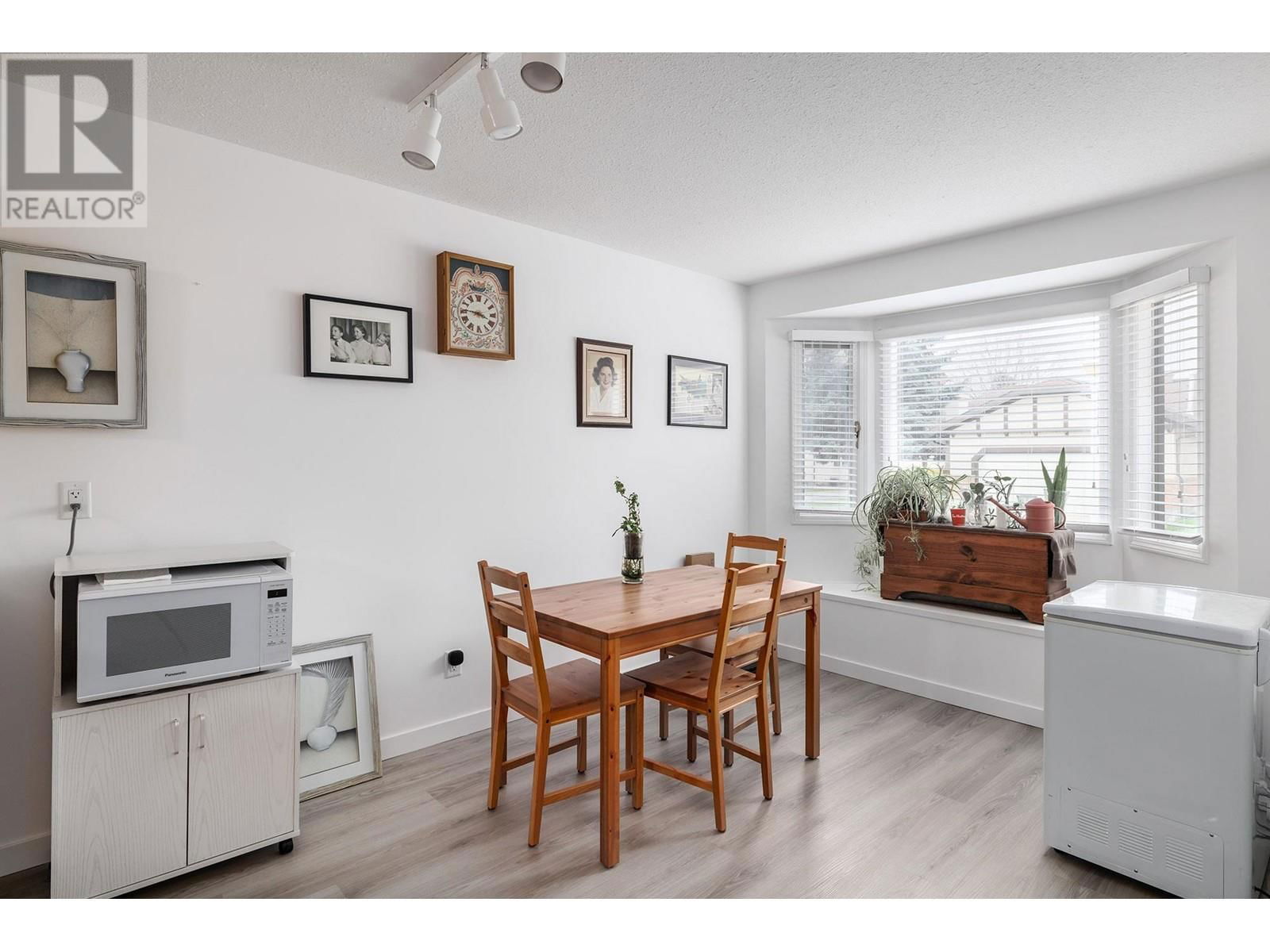 13 - 2200 GORDON DRIVE Image 11