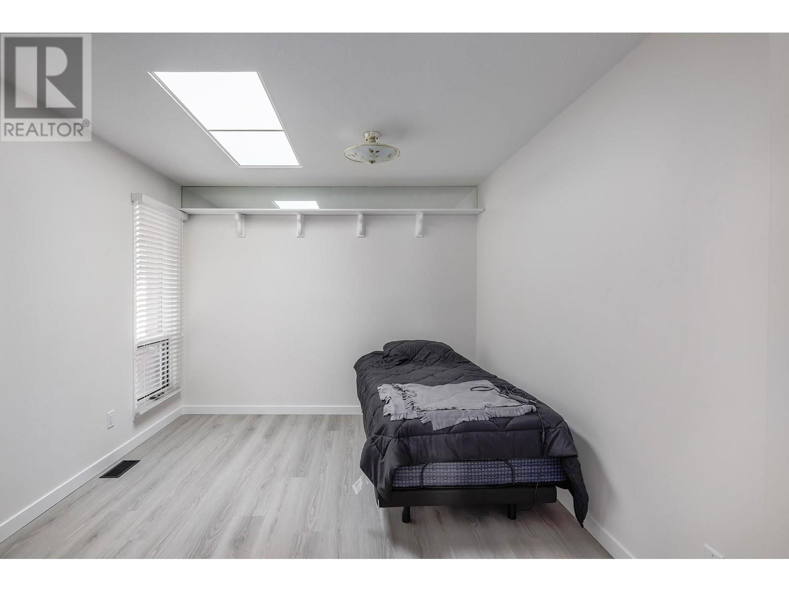 13 - 2200 GORDON DRIVE Image 15