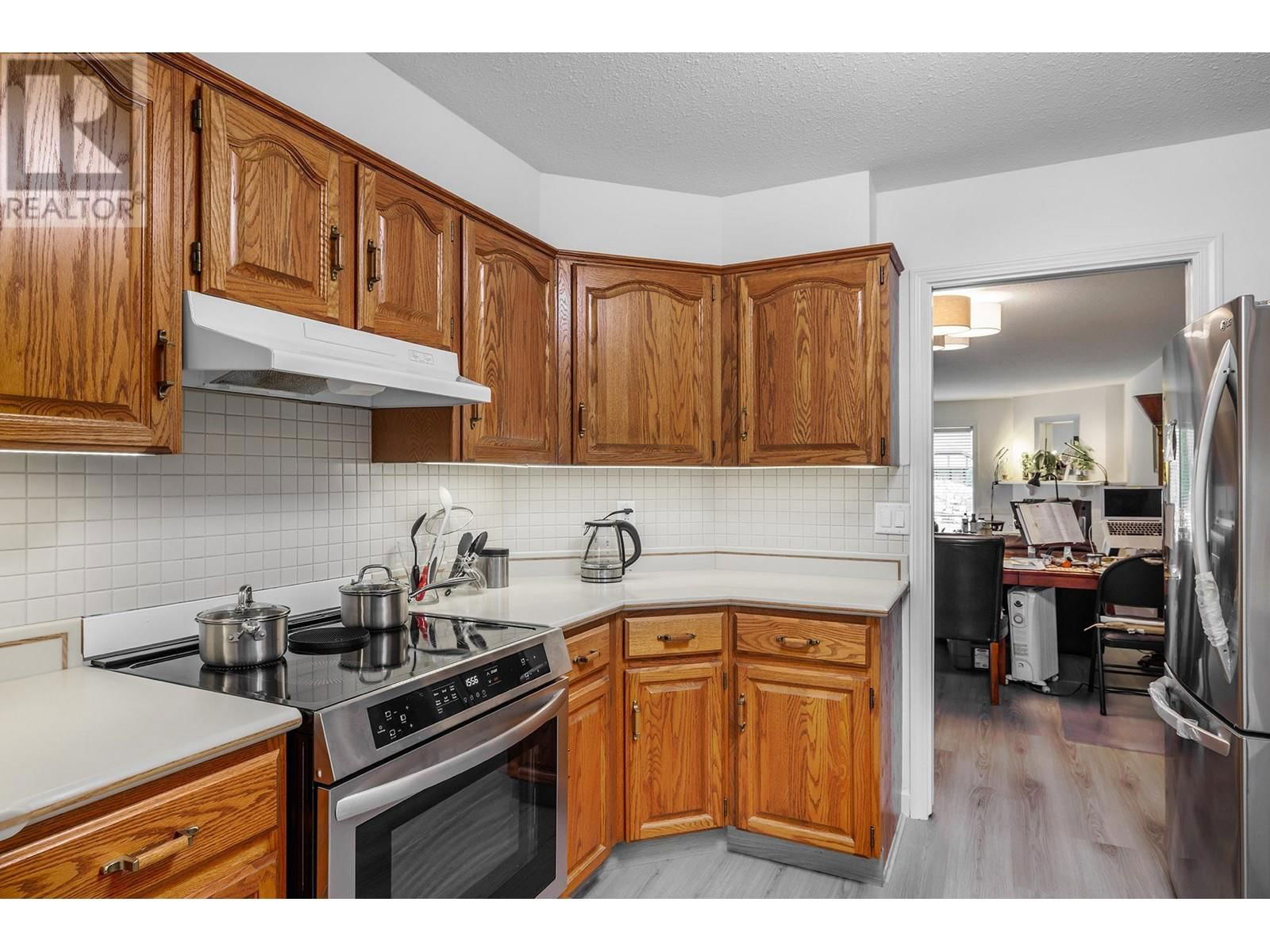 13 - 2200 GORDON DRIVE Image 9