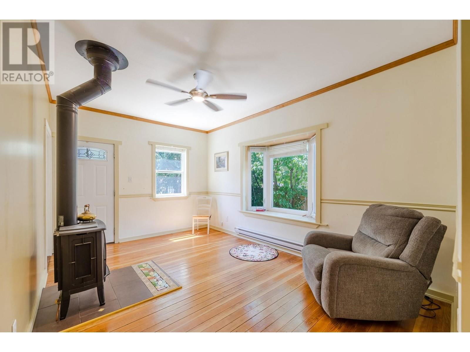 506 10TH AVENUE Image 11