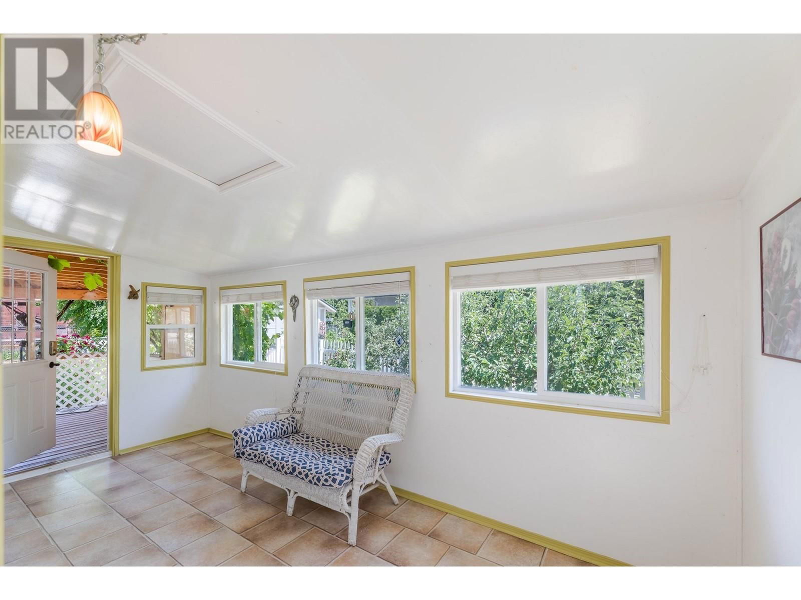 506 10TH AVENUE Image 25