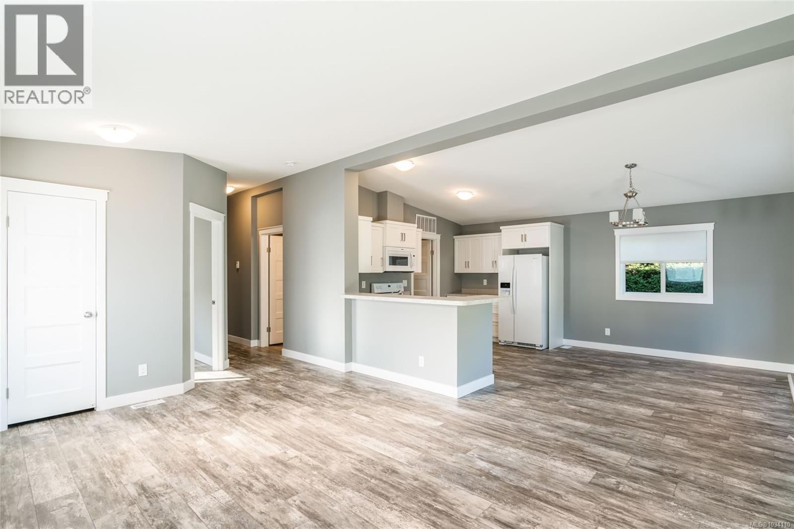 138 6325 Metral Drive property photo