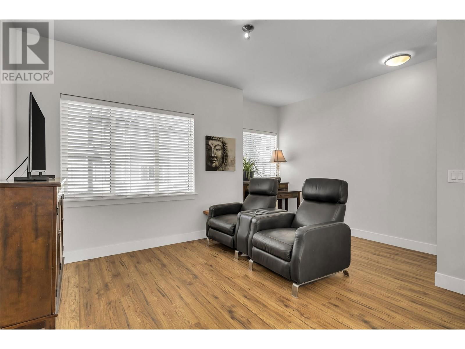 55 - 600 SHERWOOD ROAD Image 18