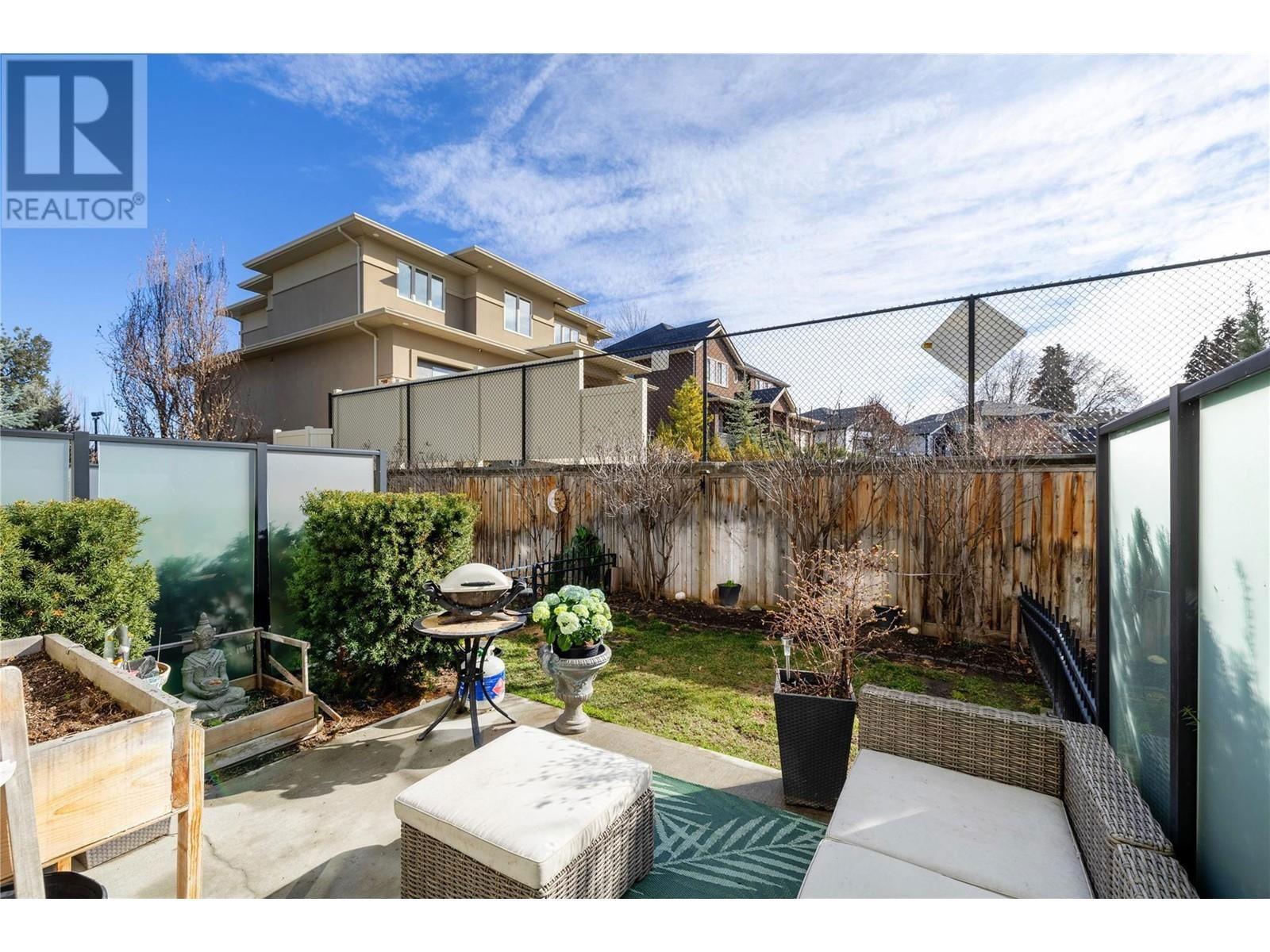 55 - 600 SHERWOOD ROAD Image 32