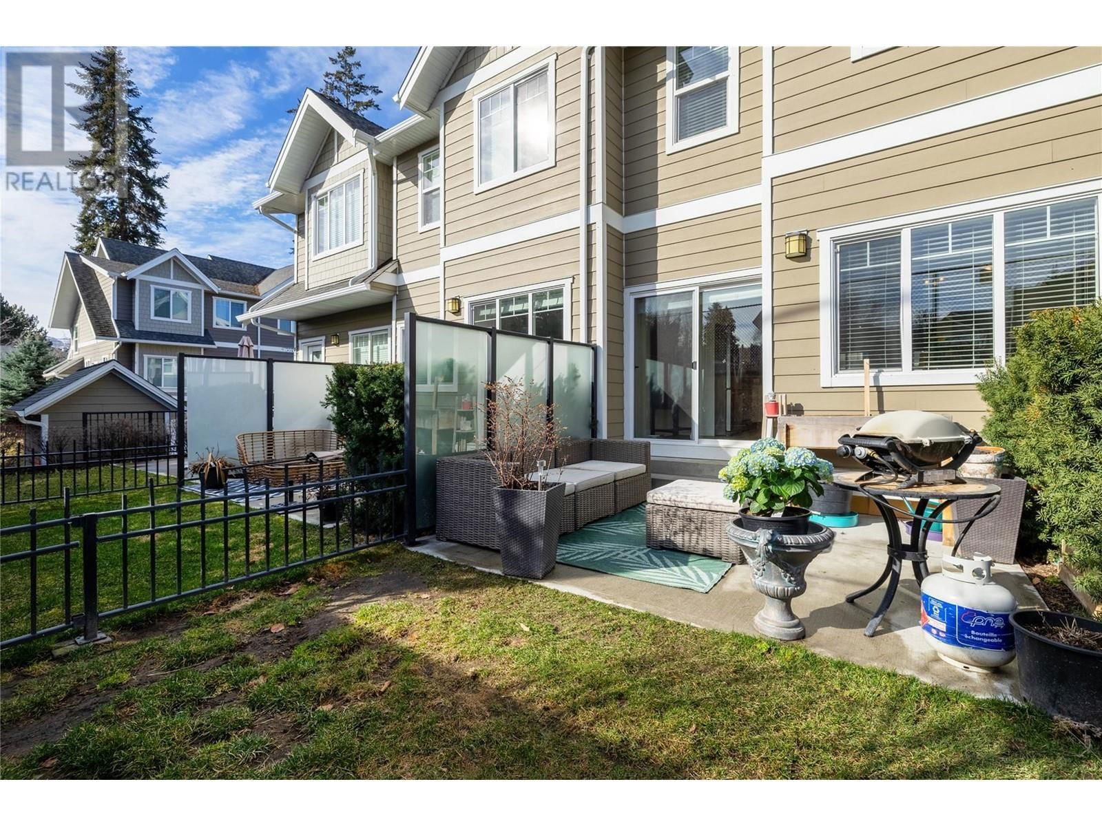 55 - 600 SHERWOOD ROAD Image 33