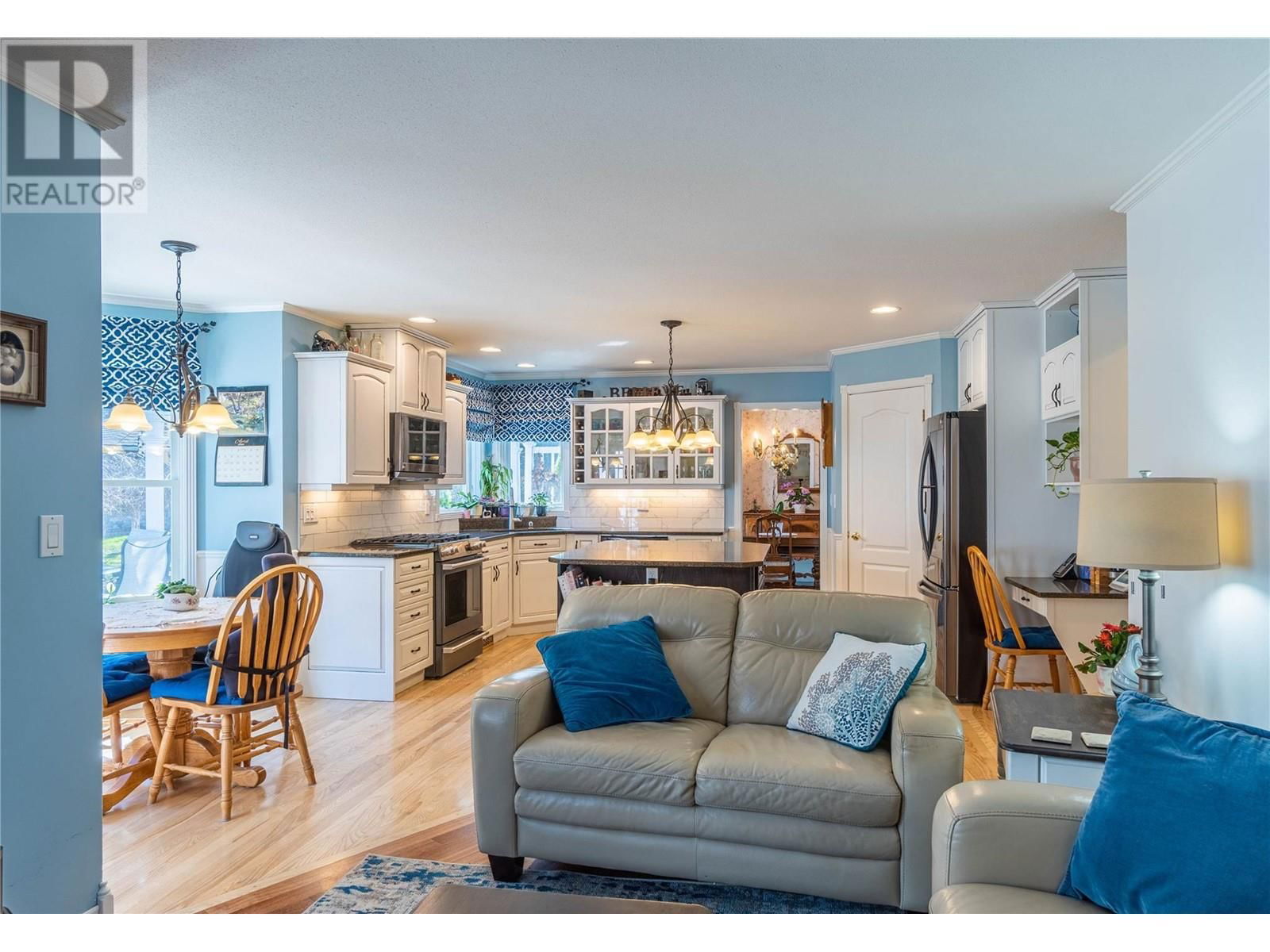 1817 COLDWATER COURT Image 10