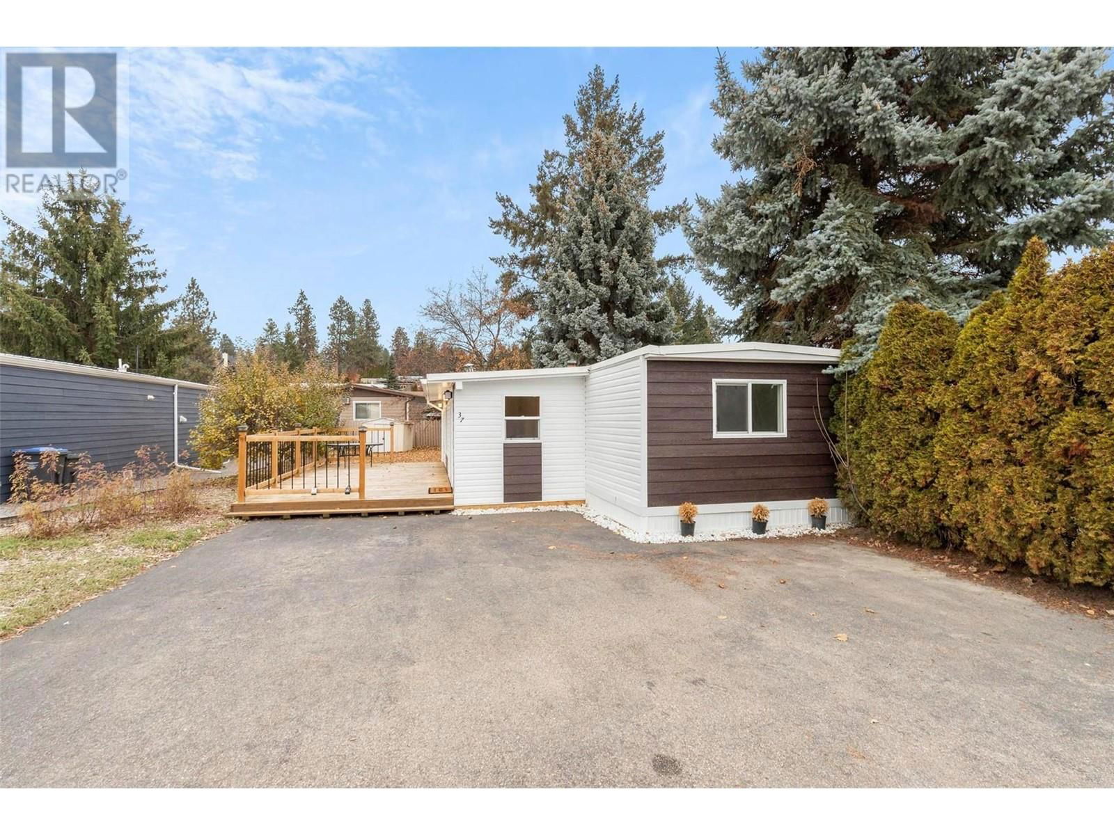 37 - 3535 MCCULLOCH ROAD Image 18