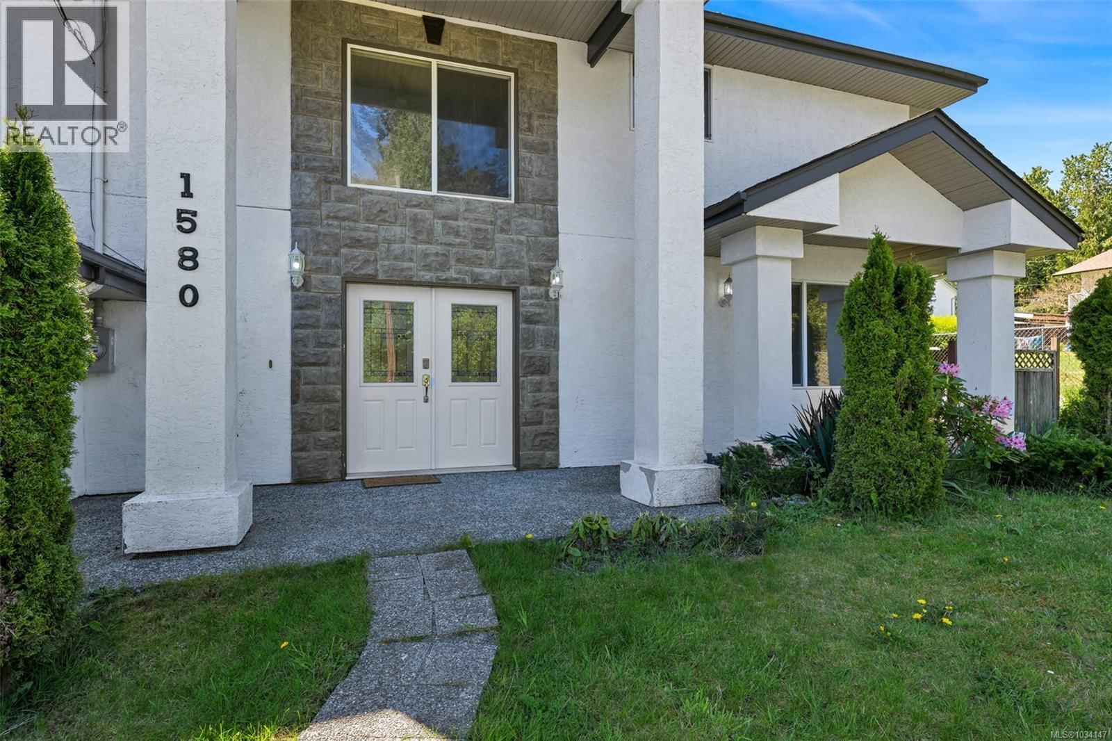 1580 Babine Road property photo