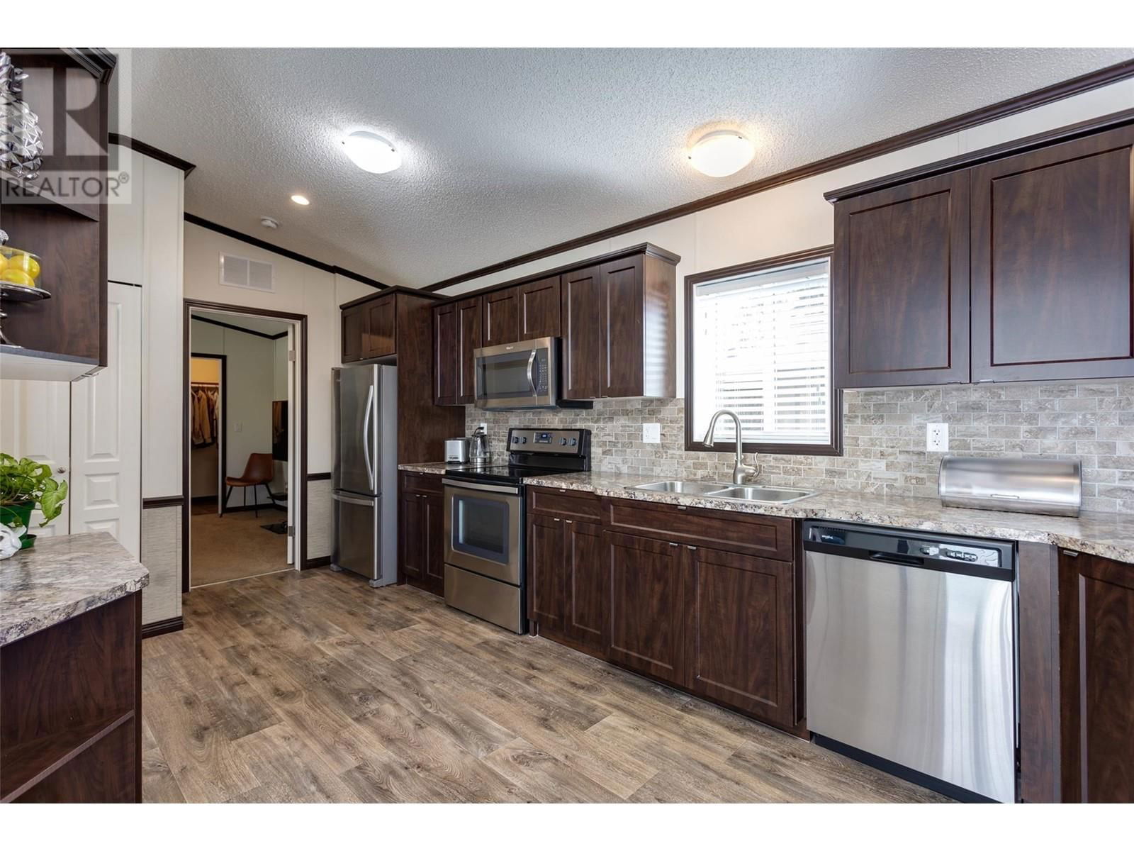 8 - 3535 MCCULLOCH ROAD Image 14