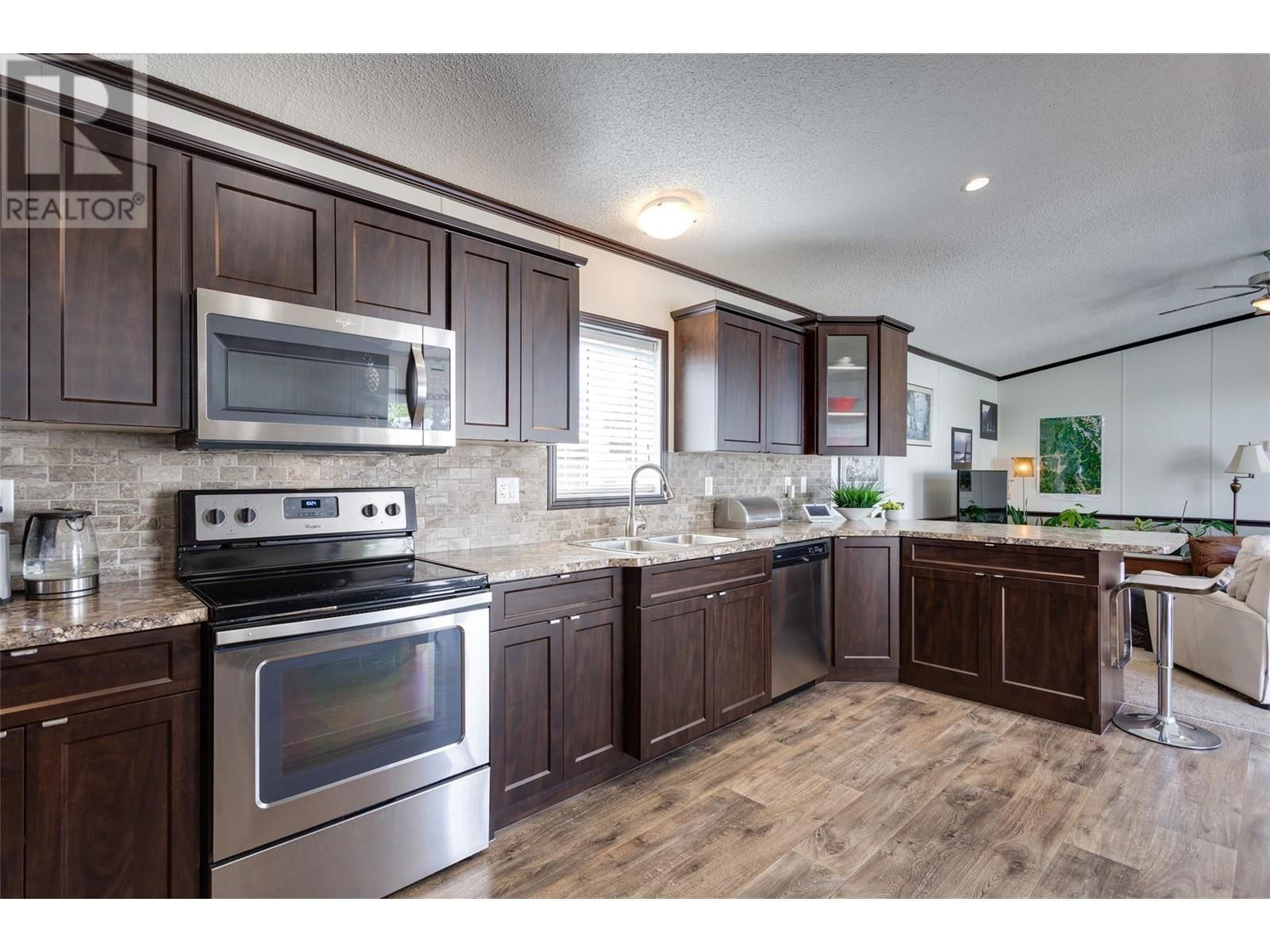 8 - 3535 MCCULLOCH ROAD Image 15