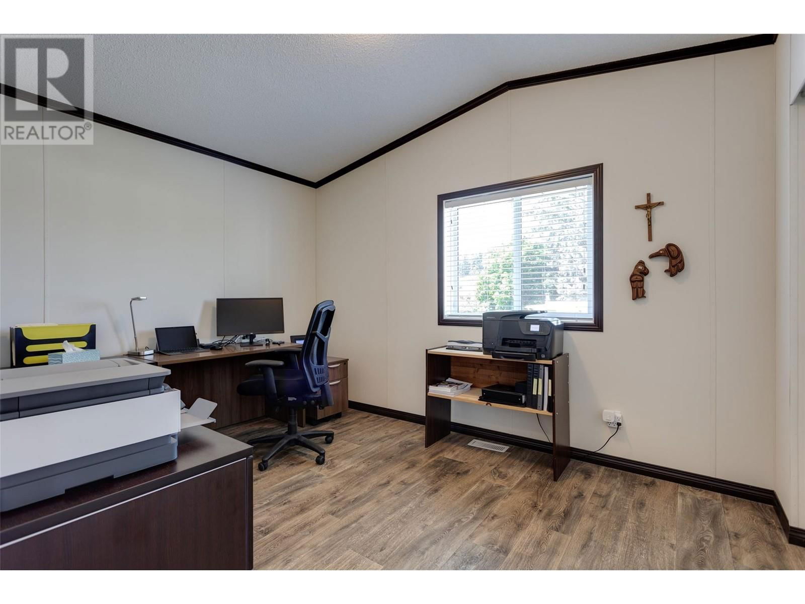 8 - 3535 MCCULLOCH ROAD Image 21
