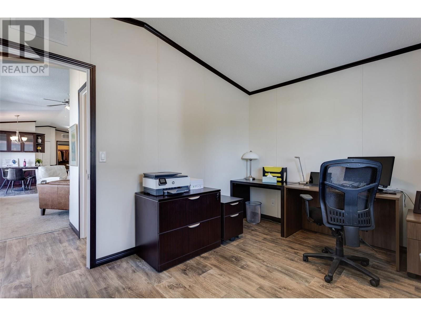 8 - 3535 MCCULLOCH ROAD Image 22