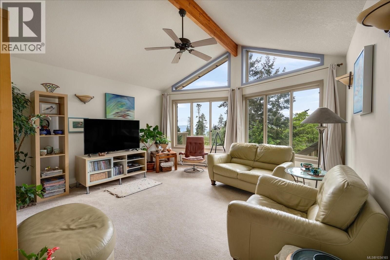 3122 DOLPHIN Drive property photo