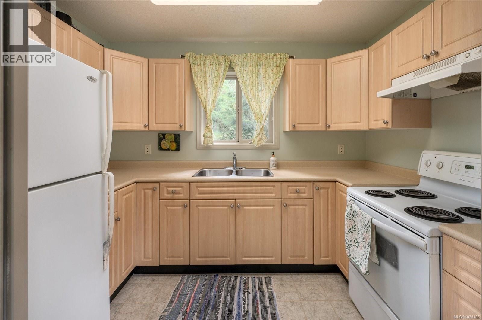 3122 DOLPHIN Drive property photo