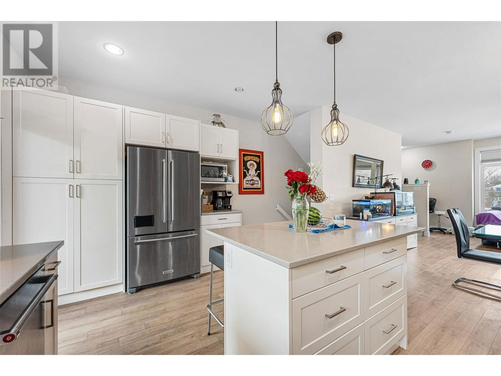 3 - 1102 CAMERON AVENUE Image 4