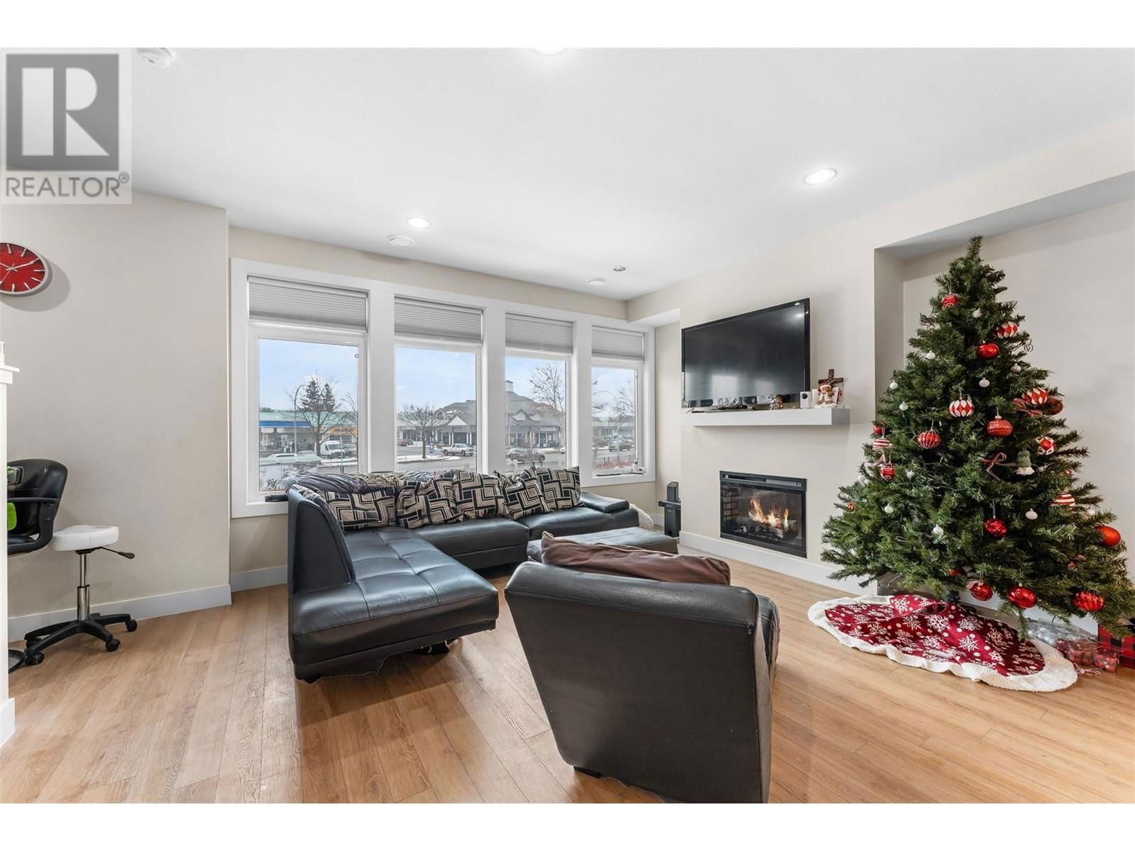3 - 1102 CAMERON AVENUE Image 8