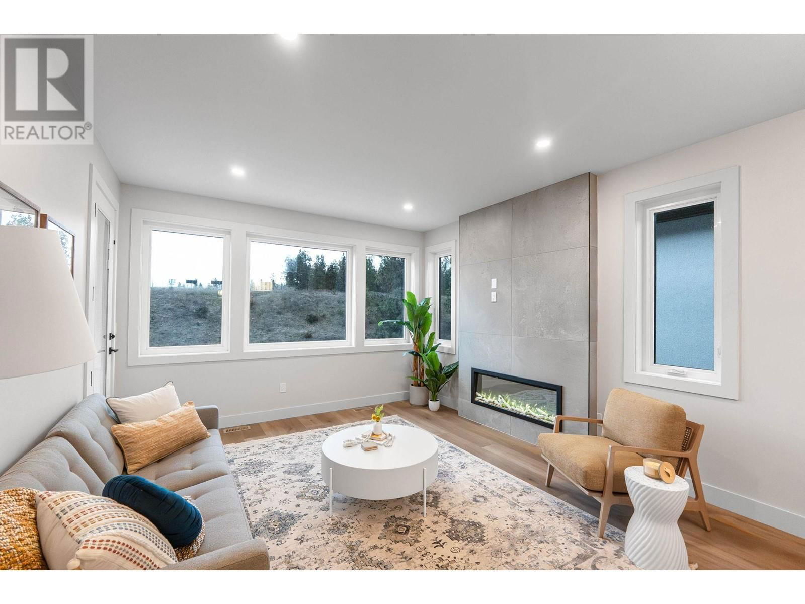 1671 HARBOUR VIEW CRESCENT Image 13