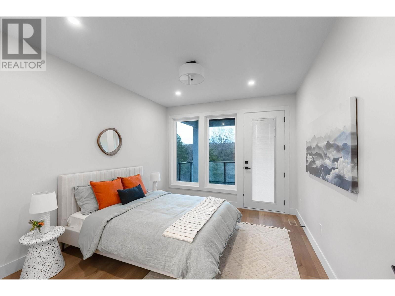 1671 HARBOUR VIEW CRESCENT Image 18