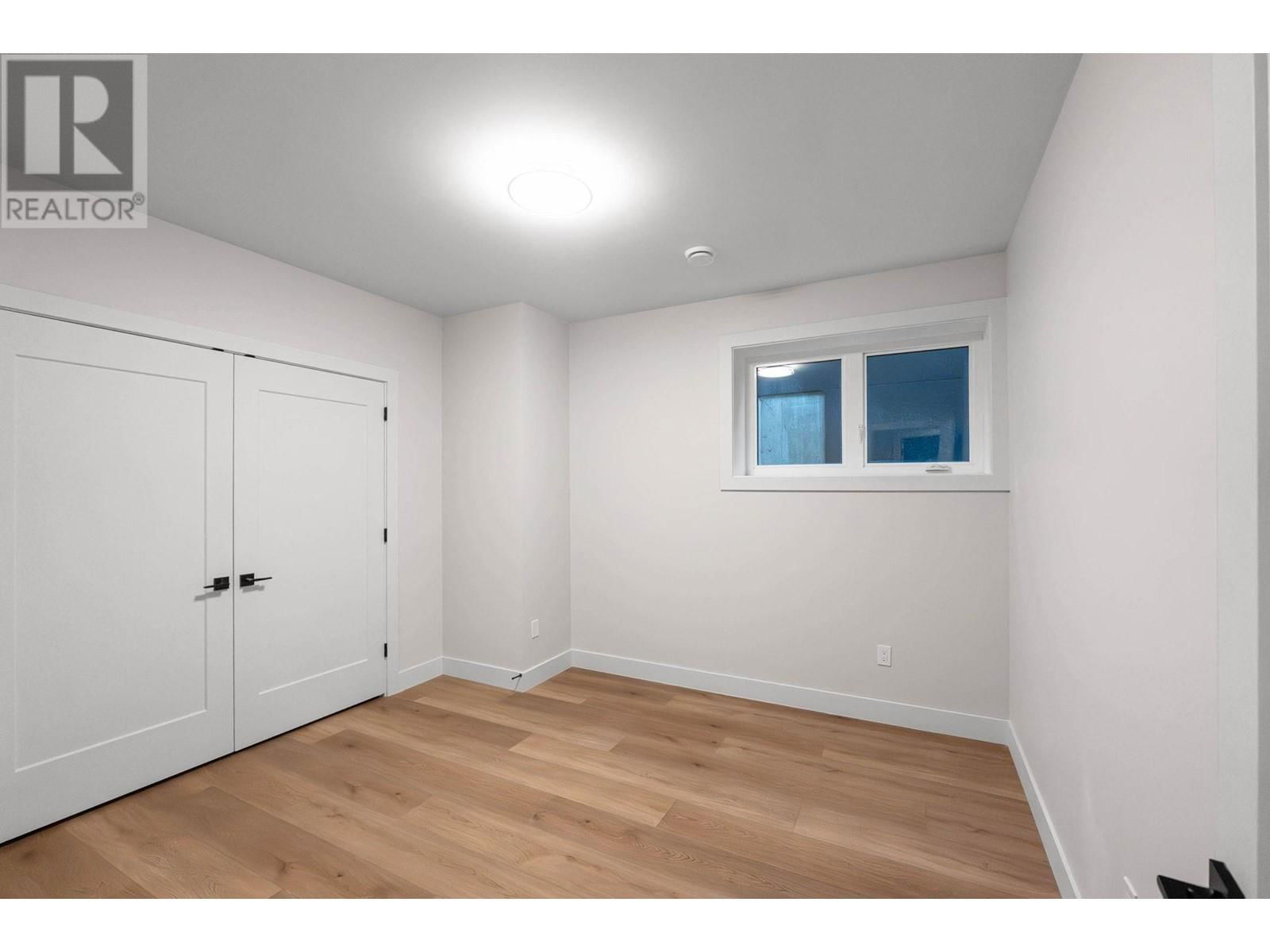 1671 HARBOUR VIEW CRESCENT Image 25