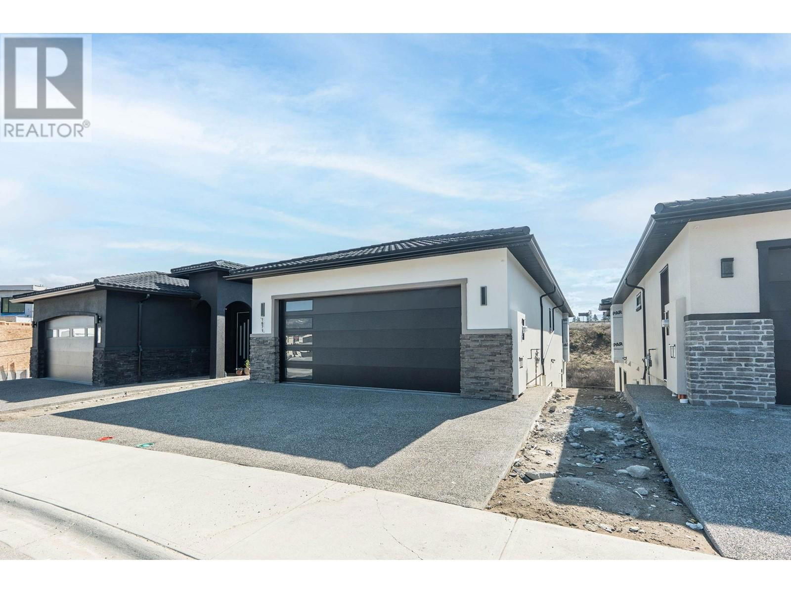1671 HARBOUR VIEW CRESCENT Image 3