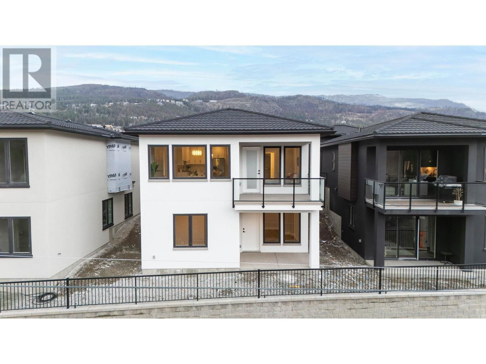 1671 HARBOUR VIEW CRESCENT Image 34