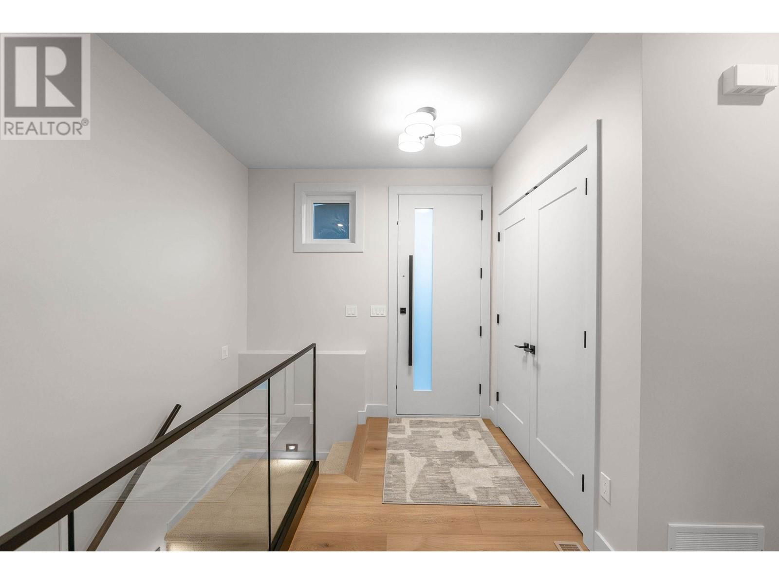 1671 HARBOUR VIEW CRESCENT Image 4