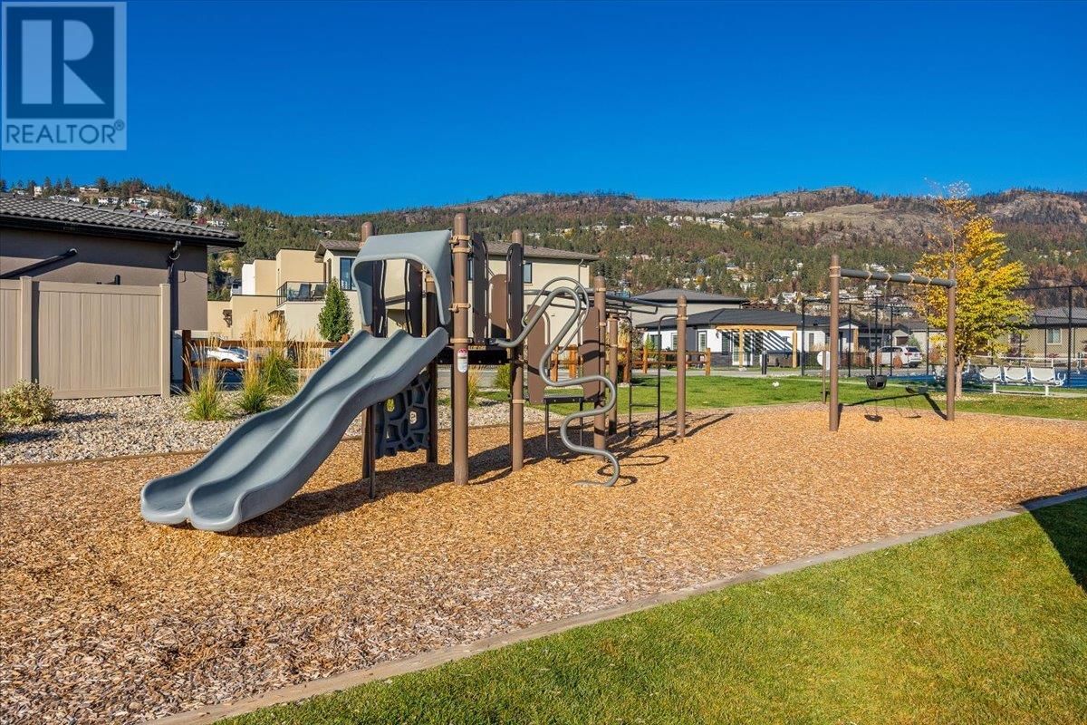 1671 HARBOUR VIEW CRESCENT Image 42