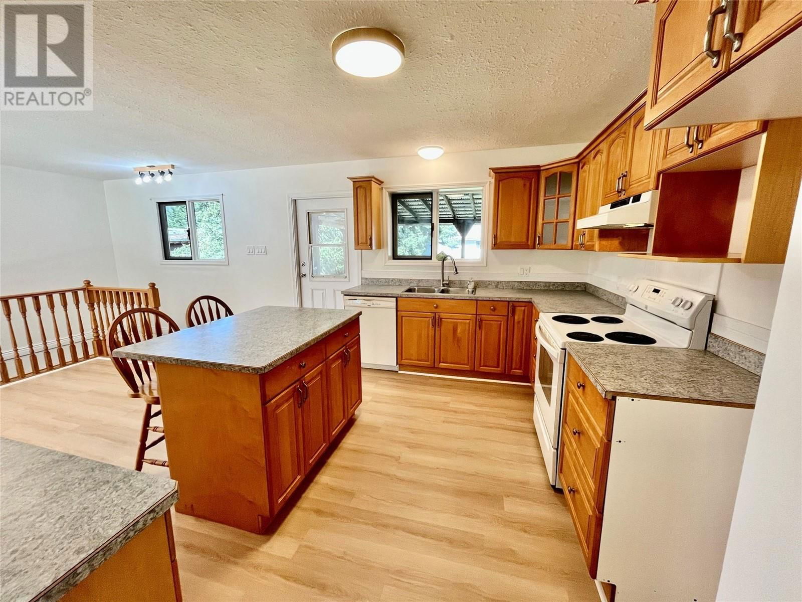 914 RAUMA CRESCENT Image 17