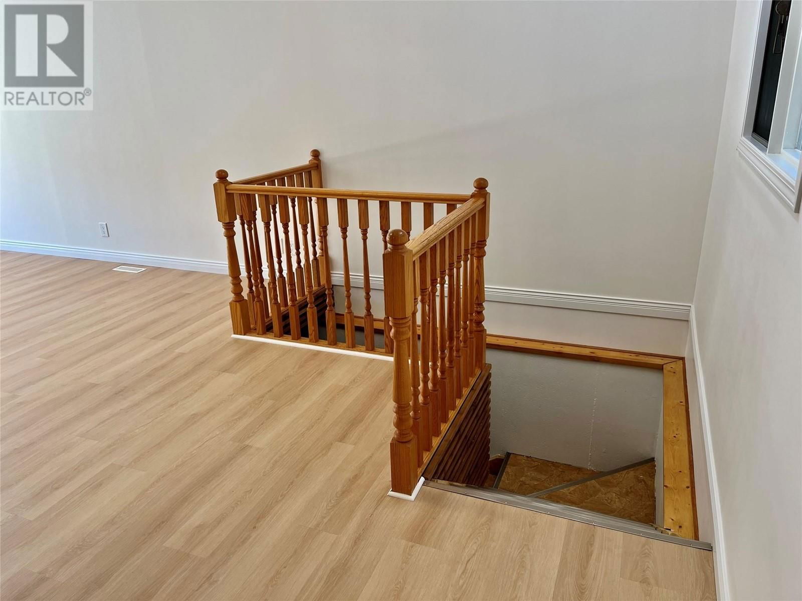 914 RAUMA CRESCENT Image 35