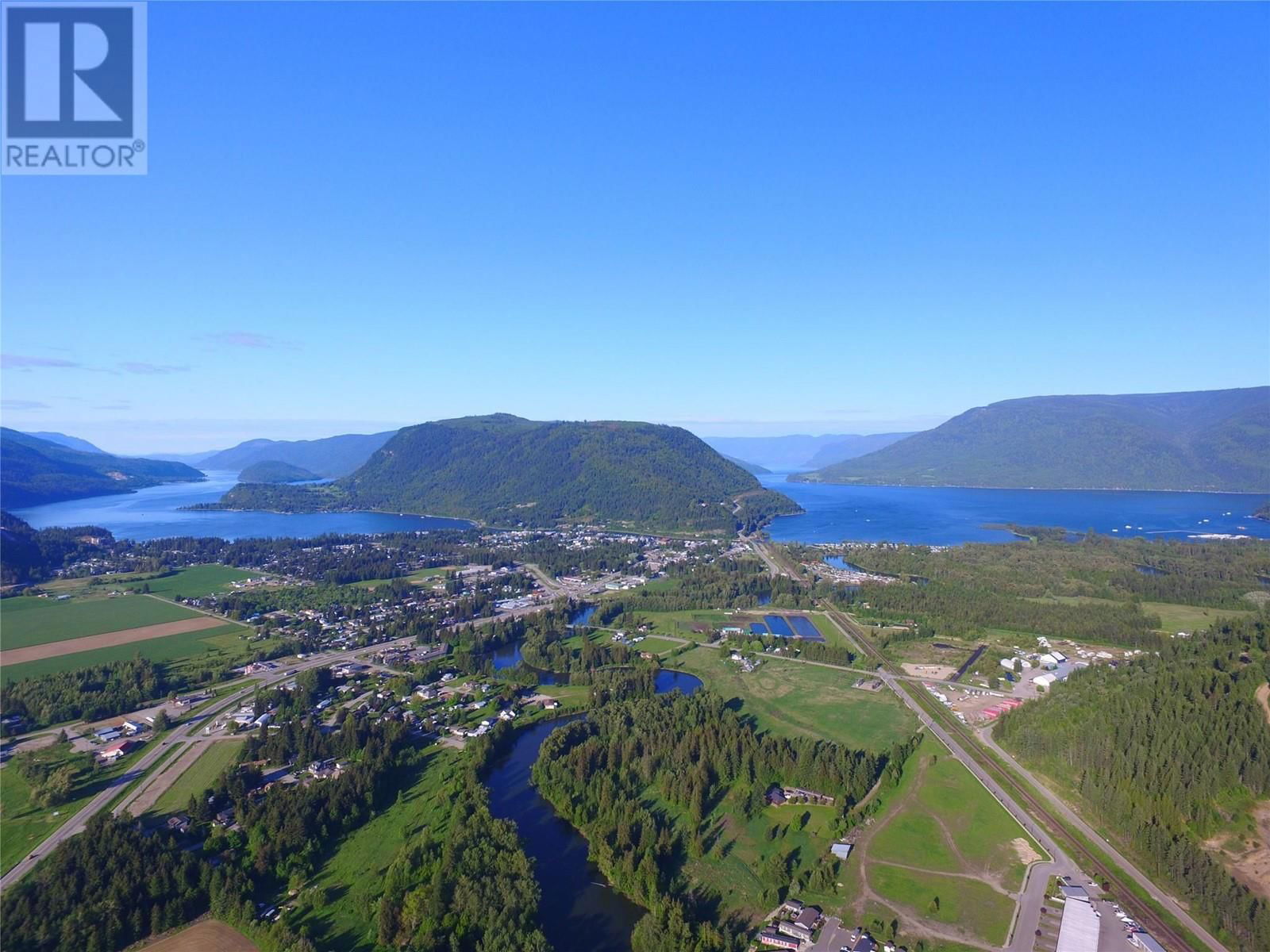 914 RAUMA CRESCENT Image 49