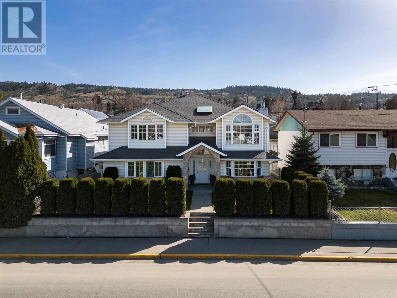 921 COLUMBIA STREET Image 1