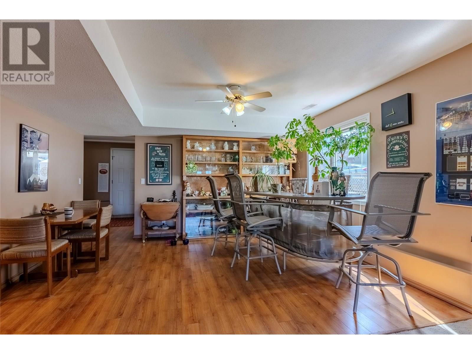 921 COLUMBIA STREET Image 18