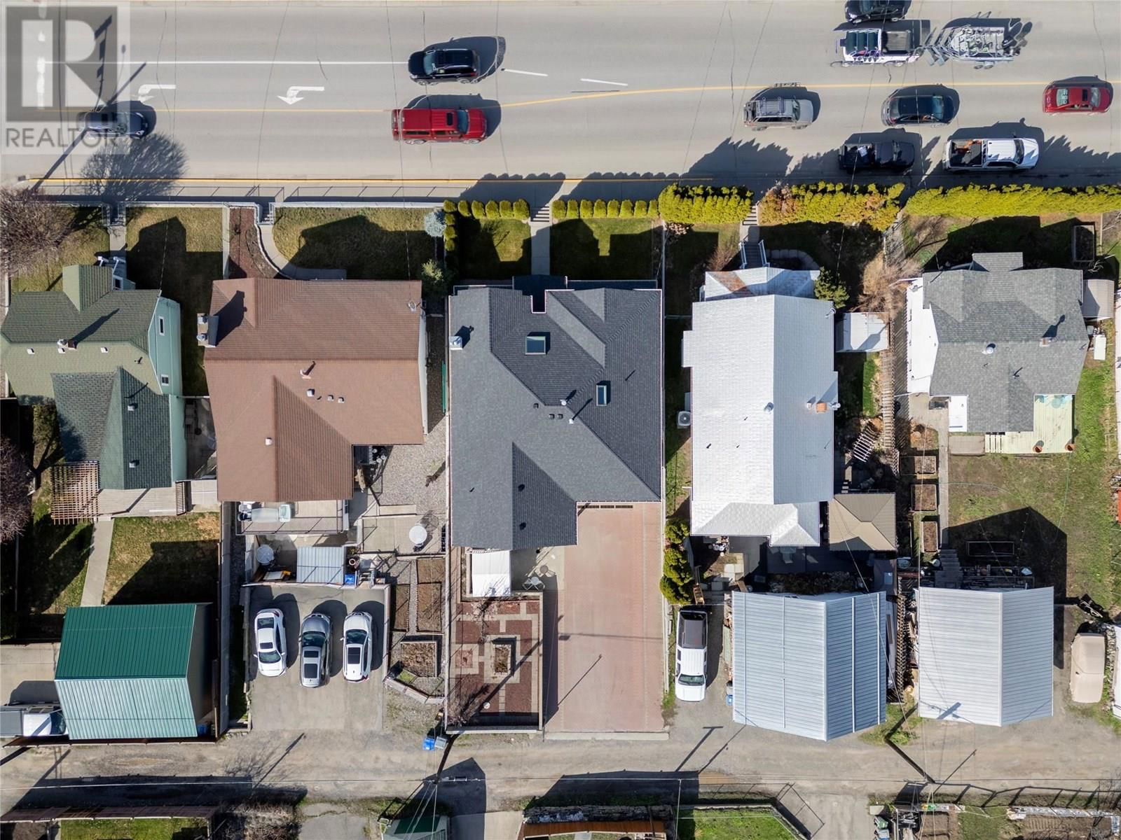 921 COLUMBIA STREET Image 37