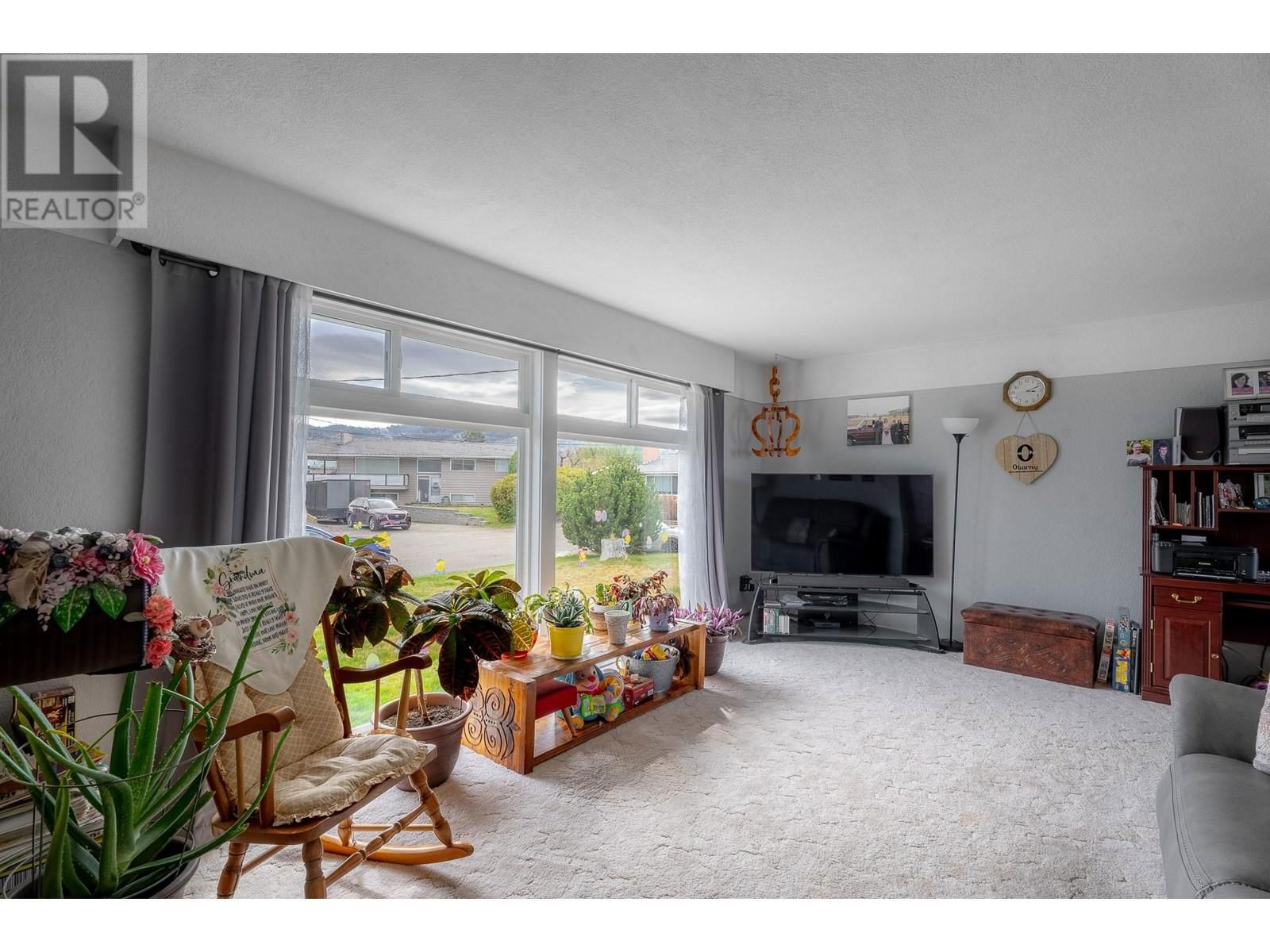 664 SETON PLACE Image 17