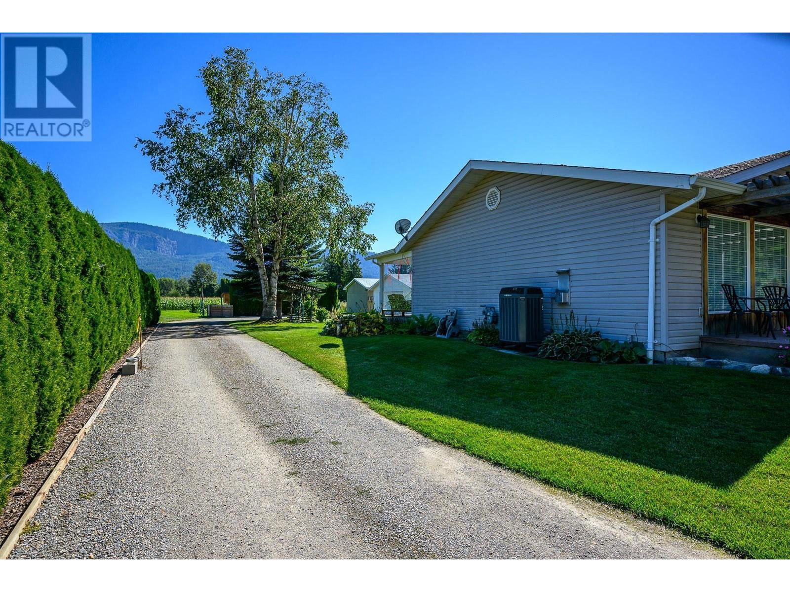 6363 HIGHWAY 97A OTHER Image 32