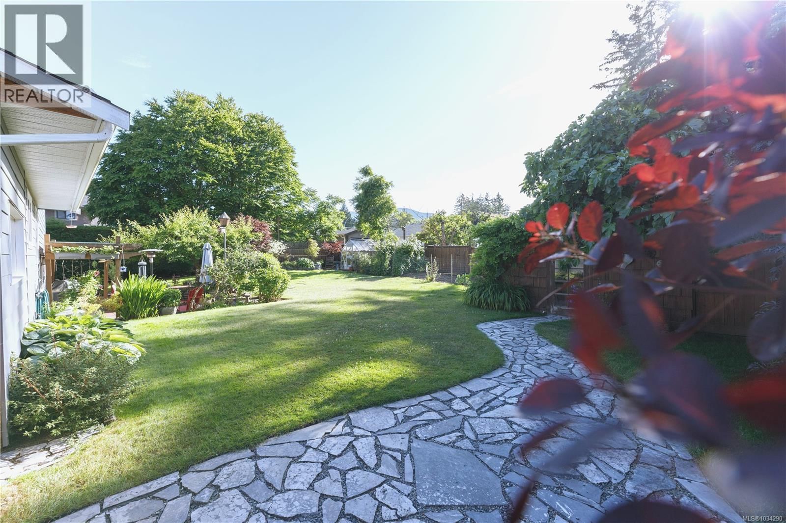 2177 Lancashire Avenue property photo