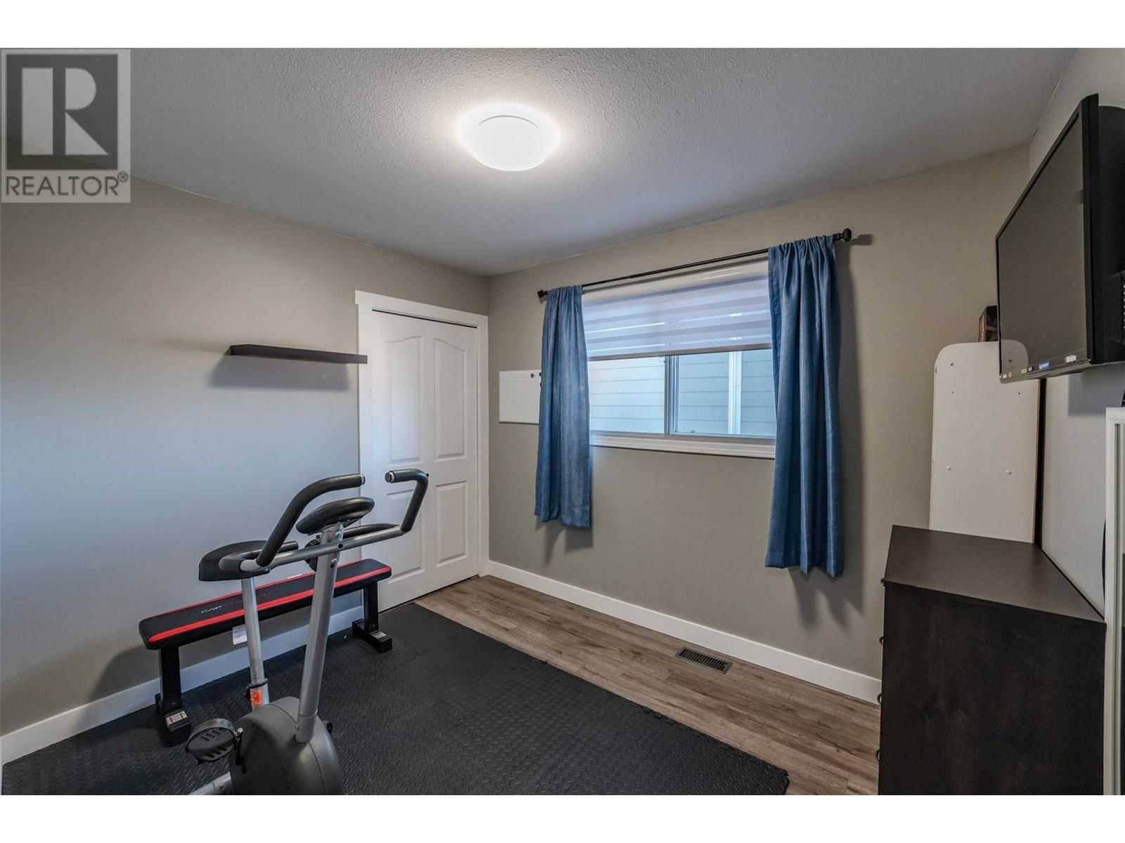 1179 QUEEN STREET Image 17