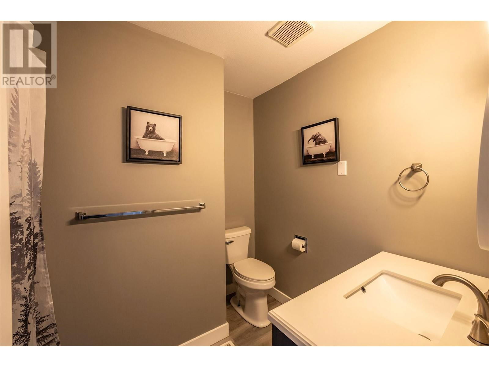 1179 QUEEN STREET Image 18