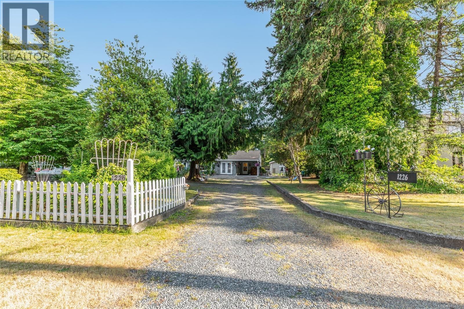 1226 Centre Road property photo