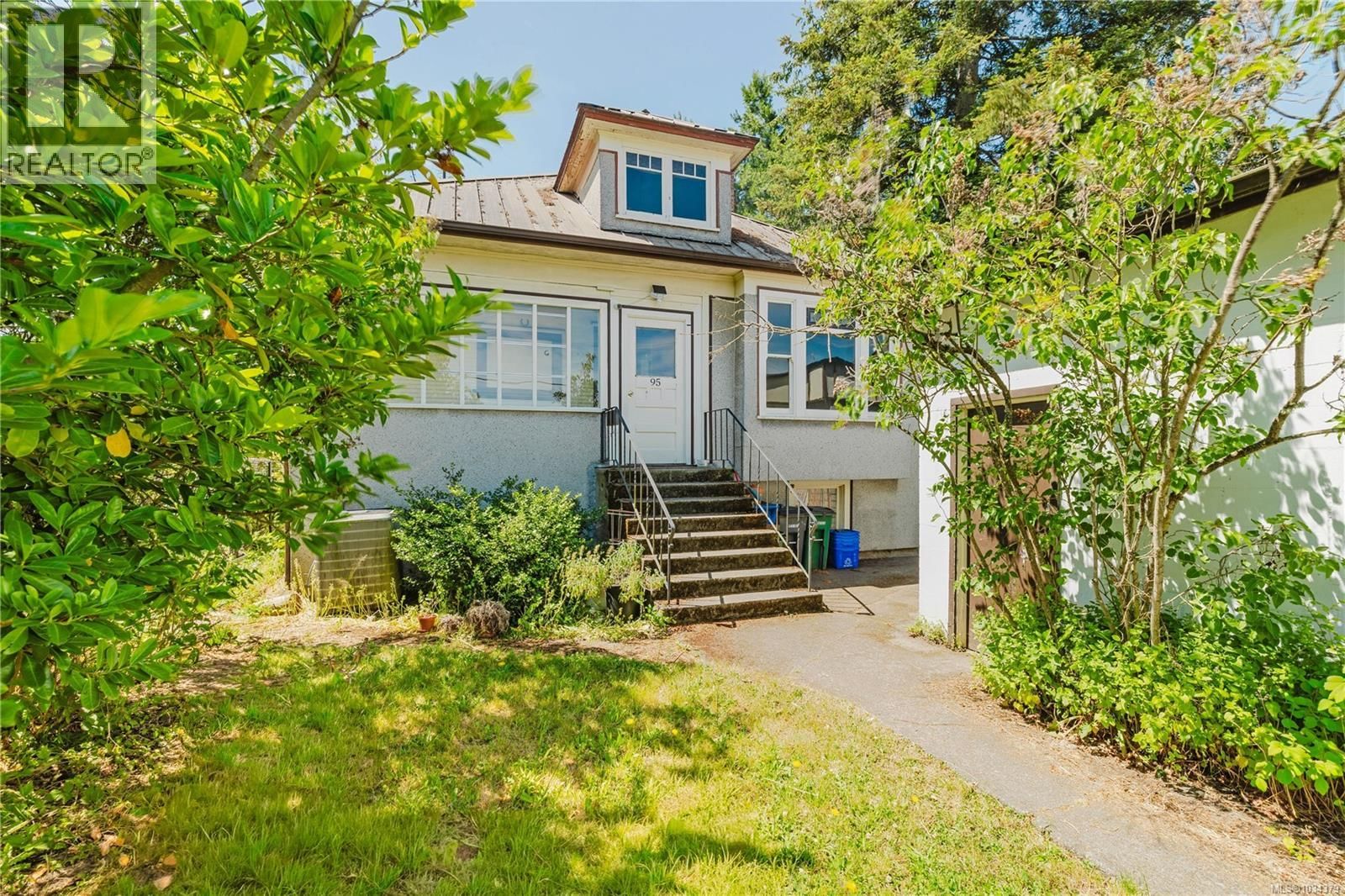 95 Sims Avenue property photo